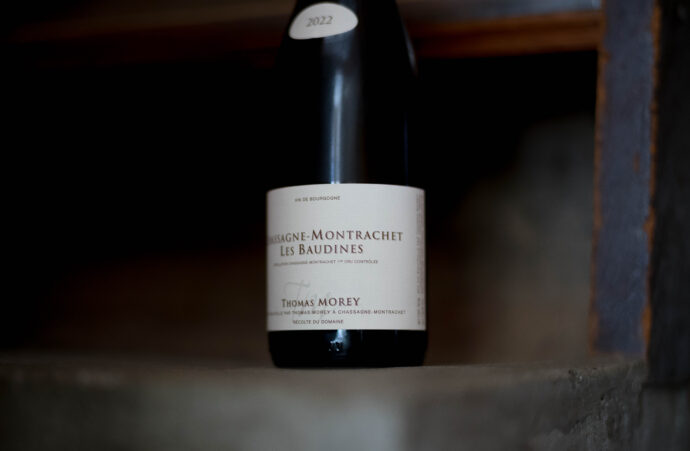 TOMAS　MOREY　CHASSAGNE-MONTRACHET＆SAINT-AUBIN　2020 トーマス・モレ　シャサーニュモンラッシェ　サントーバン　元ＤＲＣモンラッシェ醸造長　希少品　限定品　レア　激ウマ　ブルゴーニュ　BOURGOGNE 正規輸入元　正規輸入品　作品　白ワイン　
（株）富屋酒店 かぶしきがいしゃ とみやさけてん カブシキガイシャ　トミヤサケテン TOMIYA SAKETEN 　愛知県名古屋市瑞穂区上坂町1-41-2　地酒屋　豊盃　HOUHAI ほうはい　ホーハイ　三浦酒造  MIURASHUZO日高見　ひたかみ　ヒタカミ HITAKAMI  平孝酒造　HIRAKOSHUZO 天の戸 アマノト　あまのと　AMANOTO　浅舞酒造ASAMAISHUZO　飛露喜 HIROKISHUZOHONTEN　廣木酒造本店　HIROK　大那 DAINA　ダイナ　だいな　菊の里酒造　KIKUNOSATOSHUZO　旭興　KYOKUKO　きょくこう　キョクコウ　渡邉酒造　WATANABESHUZO　仙禽 SENKIN　せんきん　センキン（株）せんきん SENKIN鶴齢　カクレイ　かくれい KAKUREI　青木酒造　AOKISHUZO謙信 ケンシン　けんしん KENSHIN池田屋酒造 IKEDAYASHUZO 白岳仙 HAKUGAKUSEN　ハクガクセン　はくがくせん　安本酒造 YASUMOTOSHUZO 群馬泉 グンマイズミ　ぐんまいずみ 島岡酒造 SHIMAOKASHUZO  喜久醉 きくよい キクヨイKIKUYOI 青島酒造 AOSHIMASHUZO 長珍 ちょうちん　チョウチン長珍酒造CHOCHINSHUZO　みねたからみりん　峯寳 味醂　一子相伝 ミネタカラ　いっしそうでん　イッシソウデン　小笠原味醂 OGASAWARA MIRIN

瀧自慢　たきじまん　タキジマン　瀧自慢酒造　TAKIZIMANSHUZO　田光　TABIKA 早川酒造  HAYAKAWASHUZO　作　ZAKU ざく ザク 清水清三郎商店 SHIMIZUSEIZABUROSHOTEN  篠峯　櫛羅　しのみね　シノミネ　くじら　クジラ　千代酒造　CHIYOSHUZO　雑賀　さいか　サイカ　九重雑賀  KOKONOESAIKA　紀土　鶴梅　無量山　きっど　キッド　KID 　ツルウメ　つるうめ　TURUUME　ムリョウザン　むりょうざん　MURYOZAN　平和酒造　HEIWASHUZO　蒼空　そうくう　ソウクウ　SÔKÛ　藤岡酒造　HUJIOKASHUZO 　宝剣　HOUKEN  宝剣酒造　ほうけんしゅぞう　ホウケンシュゾウ　HOKENSHUZO　清酒竹鶴　小笹屋竹鶴　せいしゅたけつる　セイシュタケツル　おささやたけつる　オササヤタケツル　竹鶴酒造　TAKETURUSHUZO
石鎚　いしづち　イシヅチ　石鎚酒造　ISHIDUCHISHUZO　土佐しらぎく　とさしらぎく　トサシラギク　仙頭酒造場　せんとうしゅぞうじょう　SENDOSHUZOZYO
　
 ブルゴーニュワイン　BOURGOGNE  ボルドーワイン　BORDEAUXカリフォルニアワイン CALIFORNIA  シャンパーニュ  SHAMPAGNEアルザスワイン ALSACE ドイツワイン WEIN GERMAN WINE 専門店　ライカM11　ズミルックス50　レンズ　代表　上田豊二　　きき酒師　焼酎アドバイザー　シャンパーニュシュヴァリエ　堀田駅より徒歩10分　熱田神宮駅より徒歩10分
市バス　牛巻より徒歩３分　地下鉄堀田駅より徒歩１５分　名古屋高速堀田出口より車で２分　牛巻交差点より徒歩５分　レトロ街並み　瓦屋根　裏道　大通りより二本入る　CLASSIC CARクラッシックカー CLASSIC BIKE　クラッシックバイク INTERIA　インテリア　　FASHION　ファッション　MUSIC　音楽　LOVE　SAKE SHOP　酒屋
センス　クリエイト　おたく　　MANIAマニア MOVIE　映画　CINEMA シネマ　2024年春オープン予定 いいねタウン瑞穂 iiNE マルシェ内　グランクレア瑞穂 いいねタウン瑞穂  愛知県名古屋市瑞穂区宝田町四丁目2番、3番2　春敲町三丁目23番1（地番） 魚太郎　UOTARO MIZUHO うおたろう　ウオタロウ　なごやみずほてん　ナゴヤミズホテン　 名古屋瑞穂店  車で1分　徒歩5分　丸明 瑞穂店  MARUAKI MIZUHO　マルアキ ミズホテン　まるあき みずほてん　 徒歩10分　車3分　焼肉 美奈登  ヤキニクミナト　やきにくみなと YAKINIKU MINATO 車で2分　徒歩10分  どての品川　DOTENO SHINAGAWA　ドテノシナガワ　どてのしながわ　車で30秒　徒歩1分昇福亭　SHOHUKUTEI しょうふくてい　ショウフクテイ 街中華　マニア　大盛り　個性派  車で5分　徒歩15分  名店 近くにたくさんあり　堀田バンザイ　牛巻バンザイ　名古屋のへそ
DOMAINE THOMAS MOREY（ドメーヌ トマ・モレ）CHASSAGNE-MONTRACHET（シャサーニュ・モンラッシェ）2022（2022 ヴィンテージ）DOMAINE THOMAS MOREY（ドメーヌ トマ・モレ）CHASSAGNE-MONTRACHET（シャサーニュ・モンラッシェ）1ER CRU（プルミエ・クリュ）LES CHENEVOTTES（レ・シェノヴォット）2022（2022 ヴィンテージ）DOMAINE THOMAS MOREY（ドメーヌ トマ・モレ）CHASSAGNE-MONTRACHET（シャサーニュ・モンラッシェ）1ER CRU（プルミエ・クリュ）LES BAUDINES（レ・ボーディーヌ）2022（2022 ヴィンテージ）DOMAINE THOMAS MOREY（ドメーヌ トマ・モレ）CHASSAGNE-MONTRACHET（シャサーニュ・モンラッシェ）1ER CRU（プルミエ・クリュ）LES EMBRAZÉES（レ・ザンブラゼ）2022（2022 ヴィンテージ）DOMAINE THOMAS MOREY（ドメーヌ トマ・モレ）CHASSAGNE-MONTRACHET（シャサーニュ・モンラッシェ）1ER CRU（プルミエ・クリュ）CLOS SAINT-JEAN（クロ・サン・ジャン）2022（2022 ヴィンテージ）

